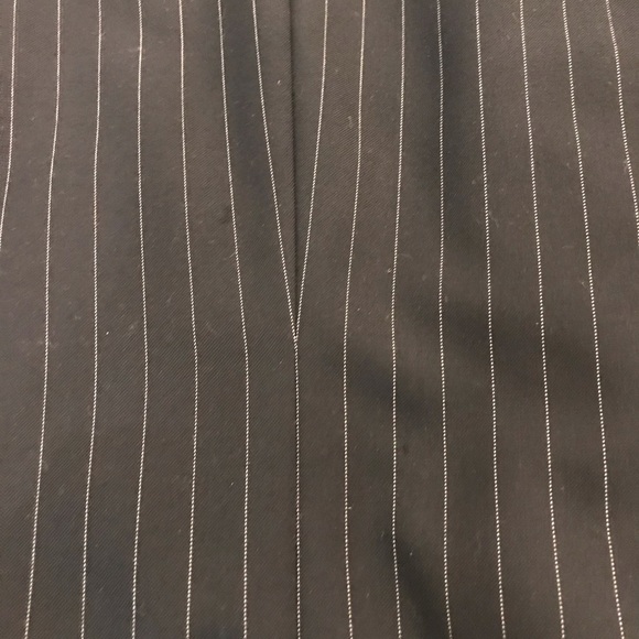 CHANEL :NAVY PINSTRIPE CHANEL BOUTIQUE JACKET - Picture 7 of 8